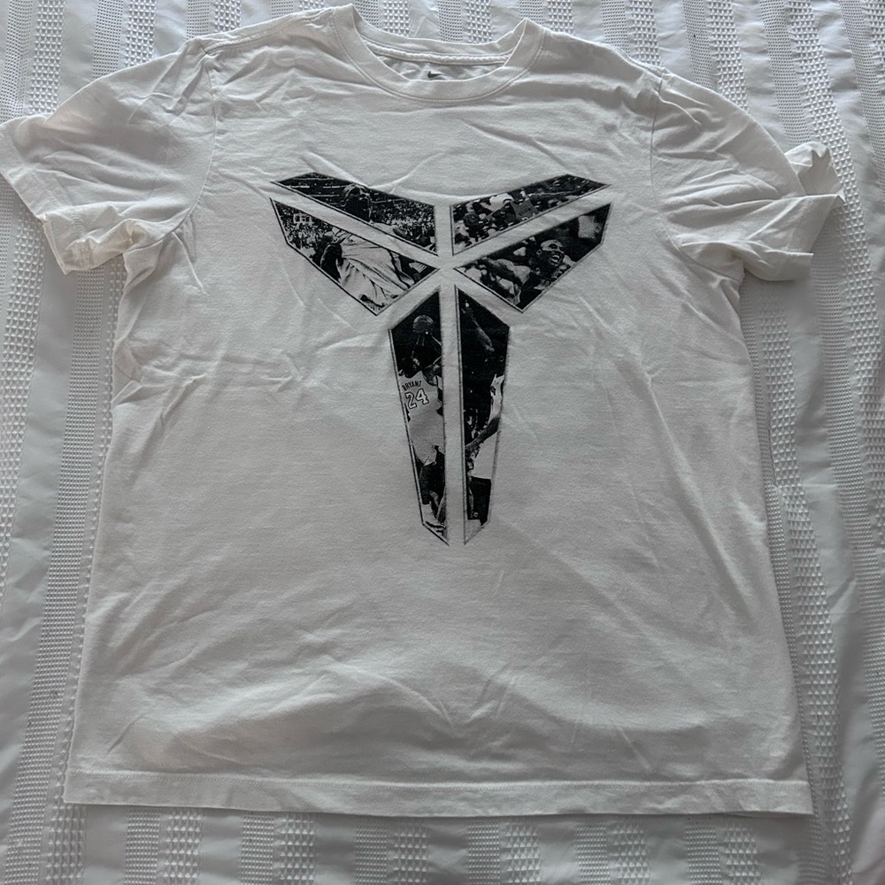 Nike Kobe Statue Tee Large